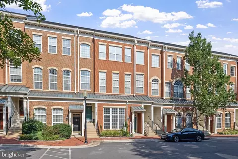 5123 Donovan Dr, Alexandria, VA 22304
