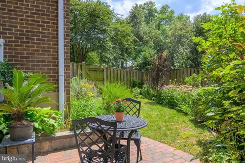 500 S Henry St S, Alexandria, VA 22314