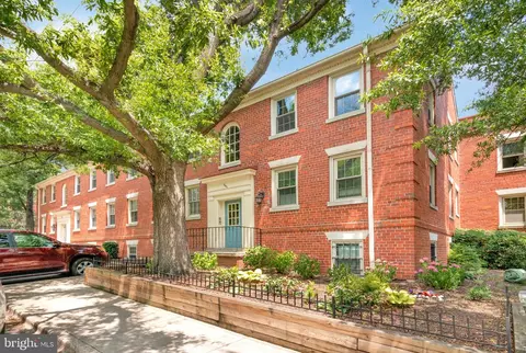 1307 E Abingdon Dr #4, Alexandria, VA 22314