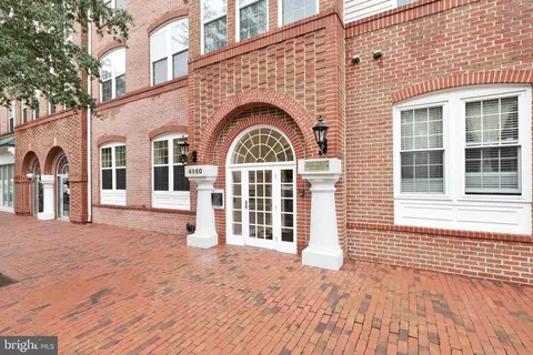 4950 Brenman Park Dr #201, Alexandria, VA 22304