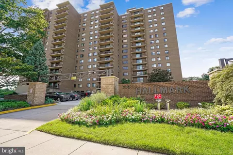 200 N Pickett St #108, Alexandria, VA 22304