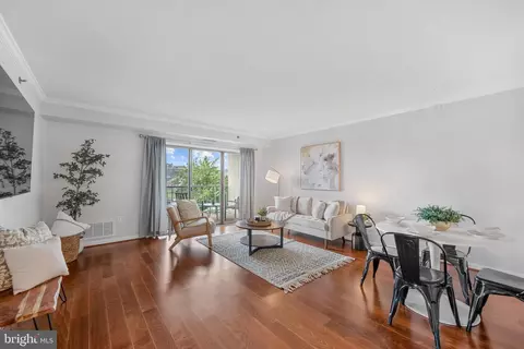 545 E Braddock Rd E #302, Alexandria, VA 22314