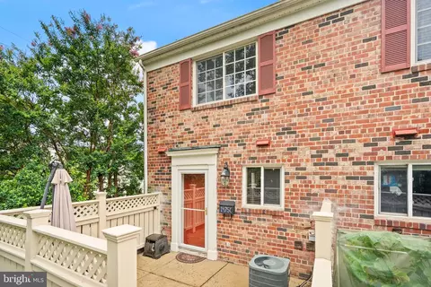 1475 N C N Van Dorn St, Alexandria, VA 22304