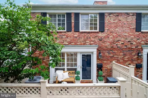 1657 N B N Van Dorn St, Alexandria, VA 22304
