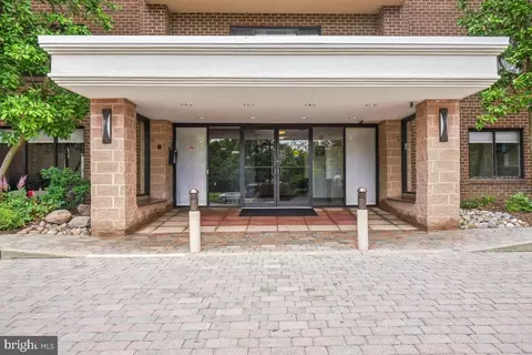 200 N Pickett St #509, Alexandria, VA 22304
