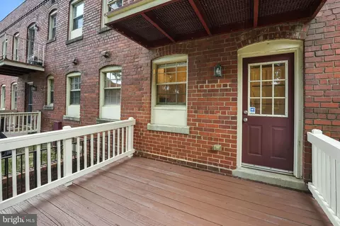 1305 E Abingdon Dr #2, Alexandria, VA 22314