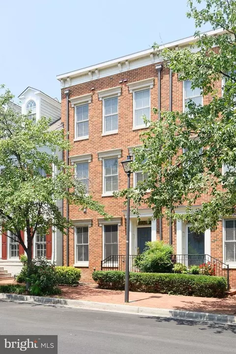 421 Oronoco St, Alexandria, VA 22314