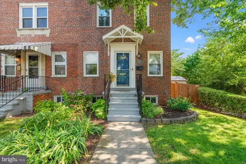 1610 Suter St, Alexandria, VA 22314
