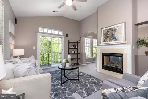 303 Cameron Station Blvd #103, Alexandria, VA 22304