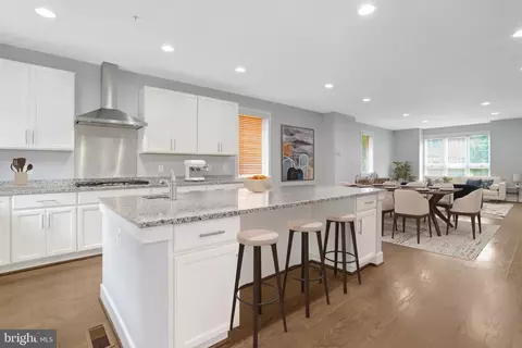 721 Watson St, Alexandria, VA 22301