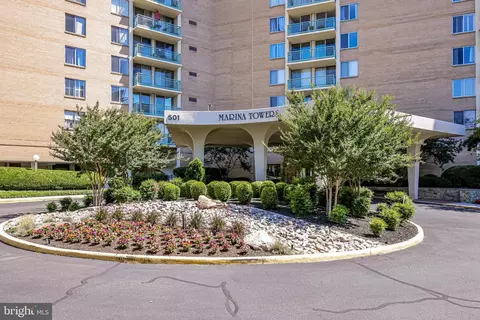 501 Slaters Ln #518, Alexandria, VA 22314