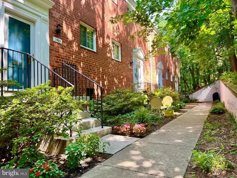 3503 Valley Dr, Alexandria, VA 22302