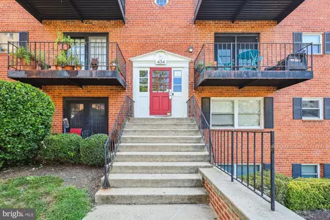 434 N Armistead St #304, Alexandria, VA 22312