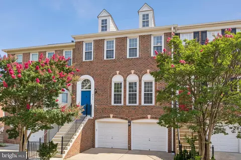 4611 Latrobe Pl, Alexandria, VA 22311