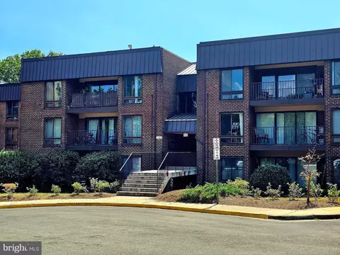 126 Roberts Ln #101, Alexandria, VA 22314