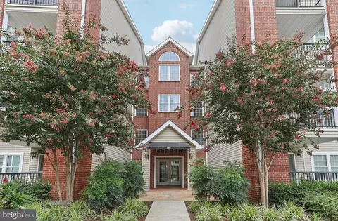 3307 Wyndham Cir #4159, Alexandria, VA 22302