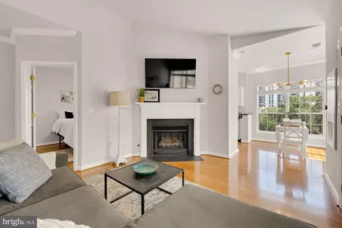4550 Strutfield Ln #2405, Alexandria, VA 22311