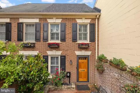 624 S Pitt St #1/2, Alexandria, VA 22314