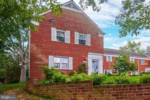3111 Valley Dr, Alexandria, VA 22302