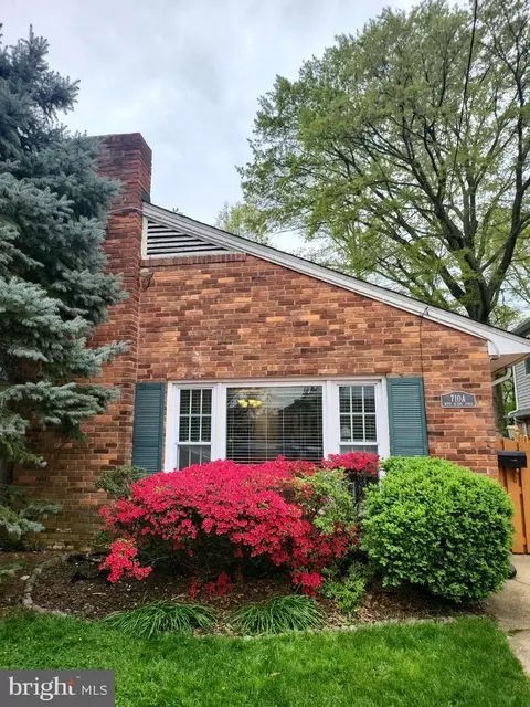 710 W Glebe Rd #A, Alexandria, VA 22305