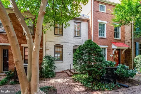541 S Saint Asaph St, Alexandria, VA 22314