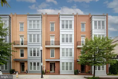1910 Potomac Ave #102, Alexandria, VA 22301