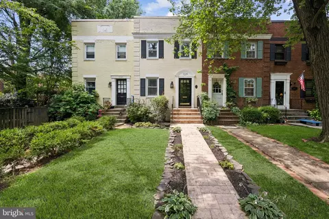1116 Powhatan St, Alexandria, VA 22314