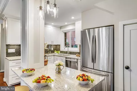 1571 Mount Eagle Pl #1, Alexandria, VA 22302