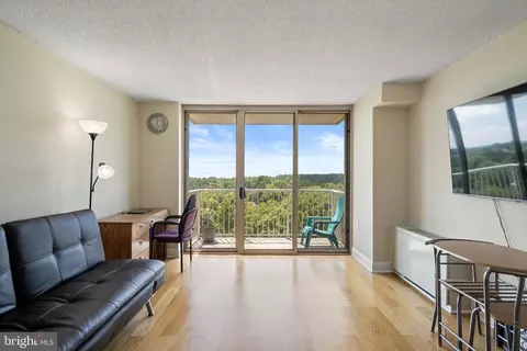 2500 N Van Dorn St N #1520, Alexandria, VA 22302