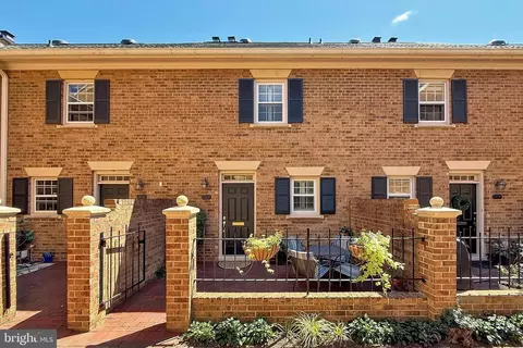 988 N Royal St, Alexandria, VA 22314