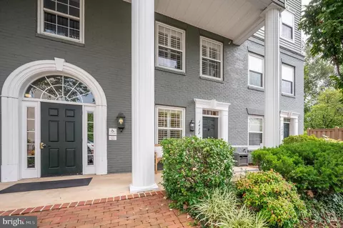 1422 Roundhouse Ln #1422, Alexandria, VA 22314