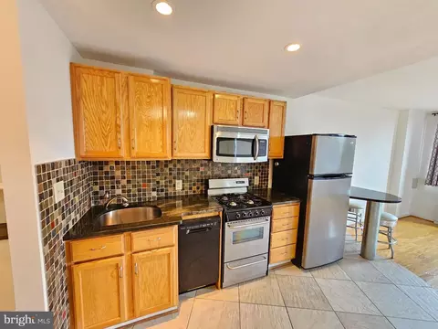 801 N Pitt St #212, Alexandria, VA 22314