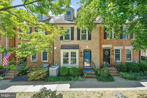 466 W Glebe Rd, Alexandria, VA 22305