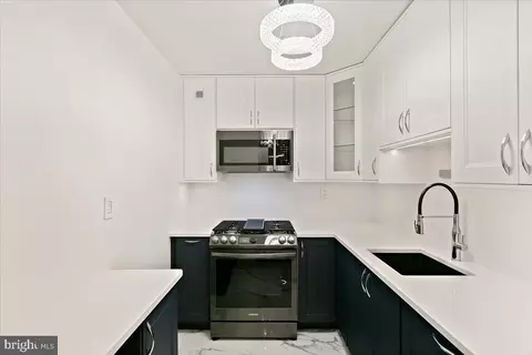 801 N Pitt St #909, Alexandria, VA 22314