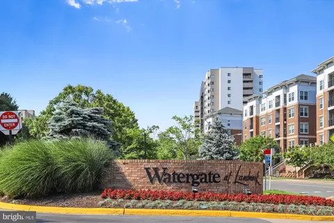 307 Yoakum Pkwy #406, Alexandria, VA 22304