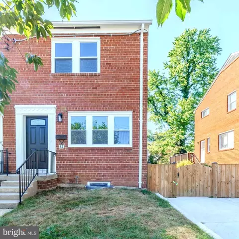 57 Garden Dr, Alexandria, VA 22304