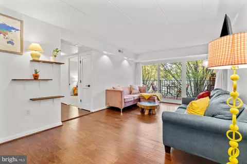 132 Roberts Ln #303, Alexandria, VA 22314
