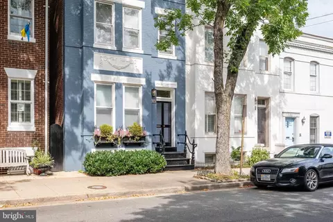 332 N Columbus St, Alexandria, VA 22314