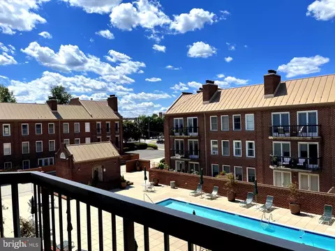 801 S Pitt St #435, Alexandria, VA 22314