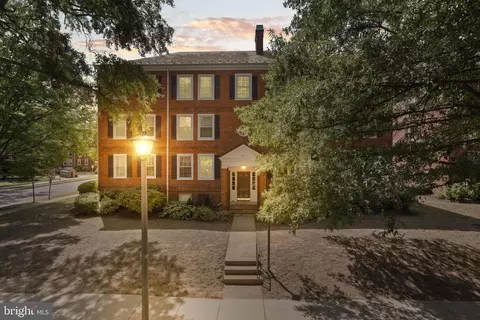 2942 S Columbus St #A1, Arlington, VA 22206