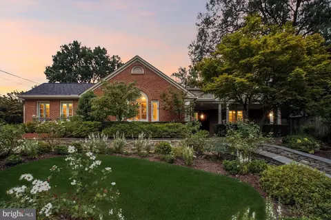 2907 Dartmouth Rd, Alexandria, VA 22314
