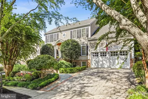 1263 Dartmouth Ct, Alexandria, VA 22314