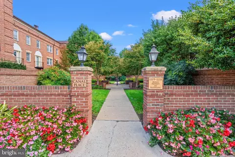 1205 N Pitt #3C, Alexandria, VA 22314