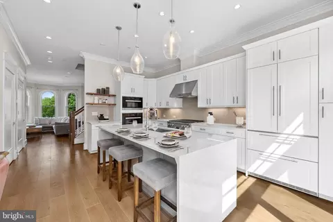 1117 E Abingdon Dr #ELEVATOR, Alexandria, VA 22314