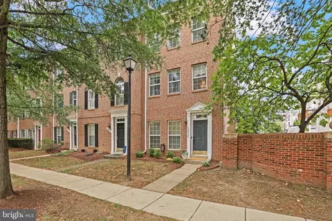 3833 Eisenhower Ave, Alexandria, VA 22304