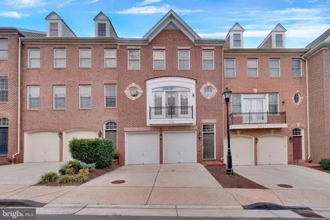 510 Triadelphia Way, Alexandria, VA 22312