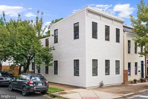 830 Oronoco St, Alexandria, VA 22314