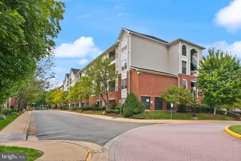 4854 Eisenhower Ave #445, Alexandria, VA 22304