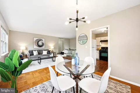 3249 Martha Custis Dr, Alexandria, VA 22302