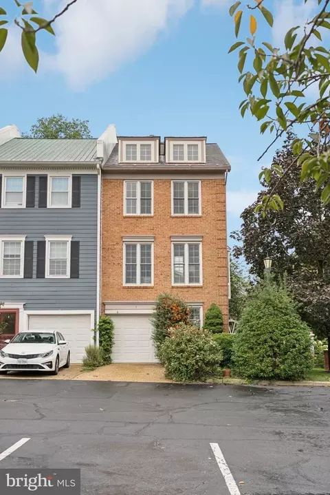 1 Herbert St, Alexandria, VA 22305